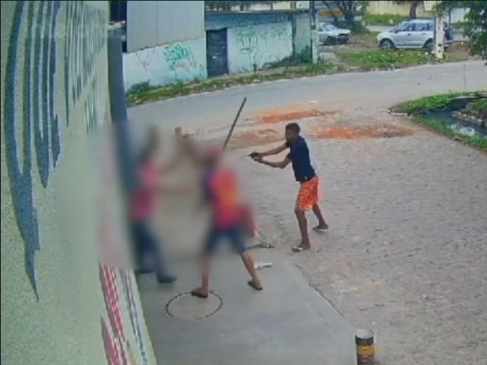 Tentativa de assalto deixa pai e filho feridos em Olinda