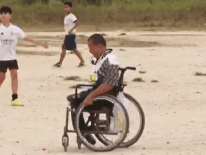 Cadeirante rompe barreiras para treinar crianças em Campina Grande