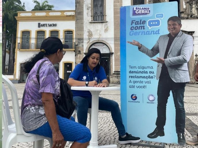 TV Guararapes recebe denúncias da população no Pátio do Carmo