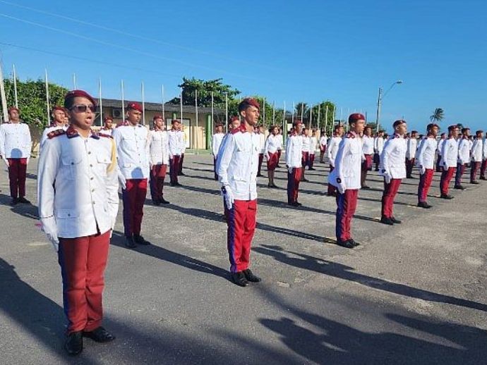 Estudantes do Colégio da Polícia Militar se destacam em seleção para intercâmbio na Inglaterra