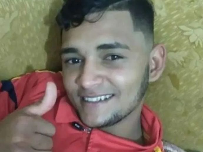 Homem é morto a tiros por dupla em moto, em Arapiraca.