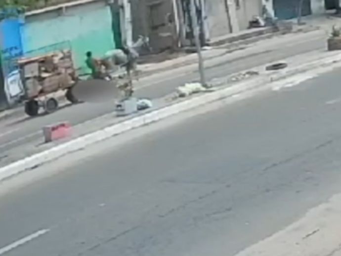 Motociclista morre ao colidir com carroça na Zona Oeste do Recife