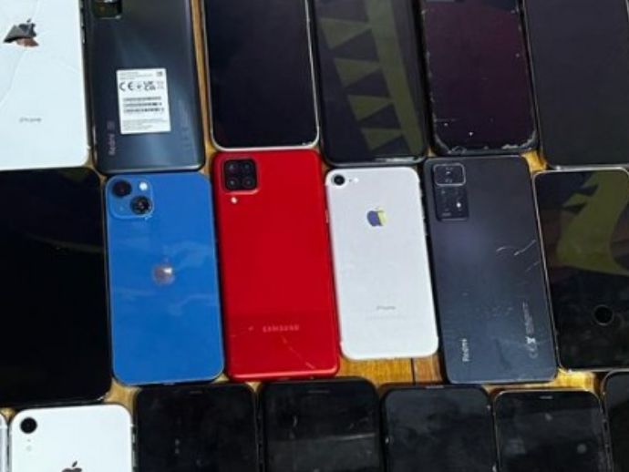 Duas mulheres são presas com 25 celulares furtados em festa de Carnaval no Recife