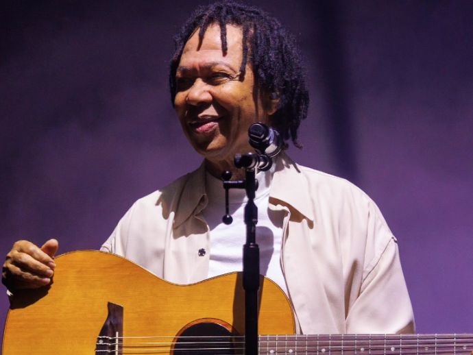 Campina Grande recebe show de Djavan com a ‘Turnê D’