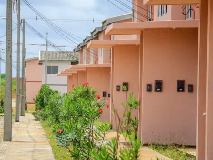 Sete crianças são encontradas abandonadas em apartamento no Residencial Maceió 1, em Maceió.