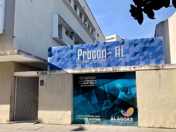 Procon Alagoas multa Banco por cobrança excessiva a consumidor.