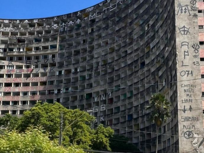 Edifício Holiday vai a leilão nesta quarta (22)