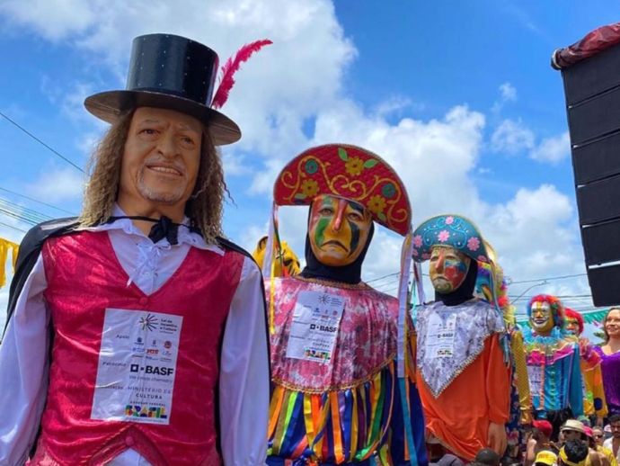 Gigantes de Olinda montam quadrilha para curtir o São João