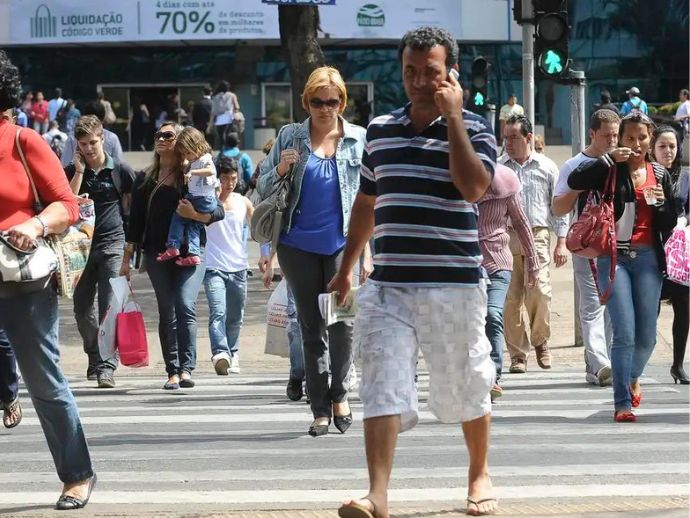 Desemprego recua para 7,1%, o menor do trimestre desde 2014