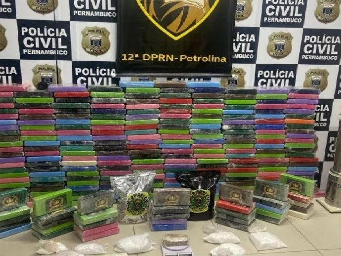 Polícia apreende quase 300 kg de cocaína em Serra Talhada