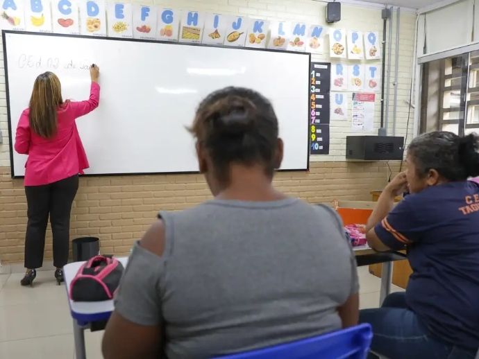 Pé-de-Meia: Entenda como a frequência do estudante influencia o pagamento