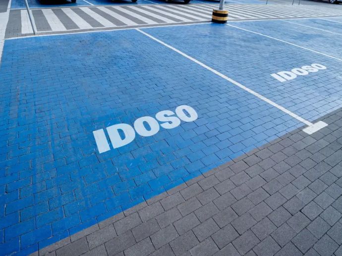 Credencial de estacionamento para idoso e PCD ganha versão digital