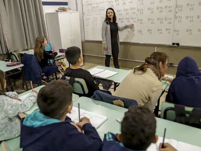 Pé-de-Meia: pagamento a estudantes começa nesta segunda-feira