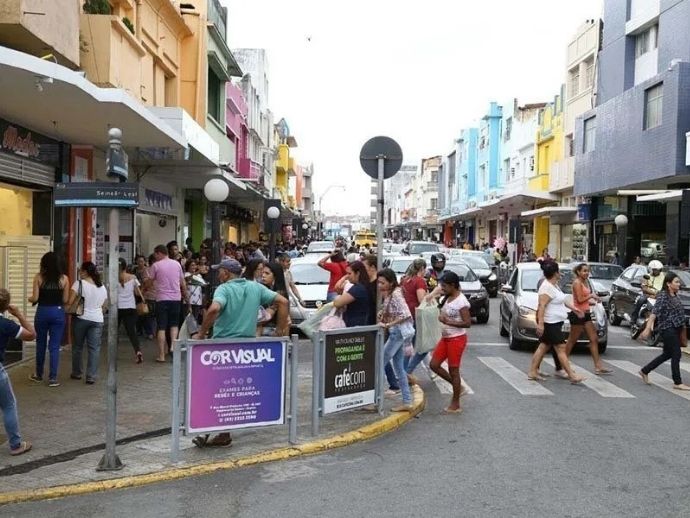 Confira o que fecha e o que abre no feriado do Dia de Finados