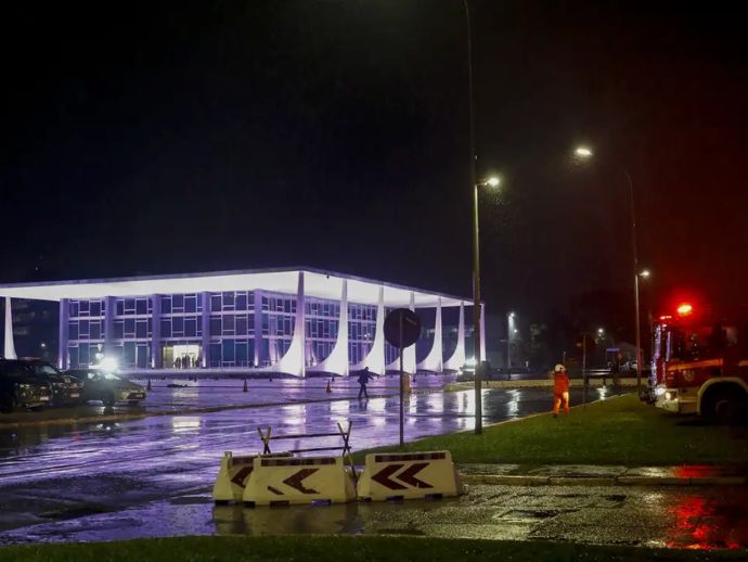 Segurança é reforçada em Palácios e Esplanada após explosões