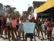 Moradores da comunidade do Cardoso realizam protesto na Avenida Caxangá nesta quinta-feira (31)