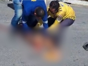 Acidente na Avenida Rota do Mar deixa casal de motociclistas gravemente feridos 