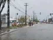 Chuva suspende aulas e deixa ruas alagadas e bairros sem energia no Grande Recife