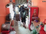 Homens armados assaltam mercadinho no bairro da Muribeca